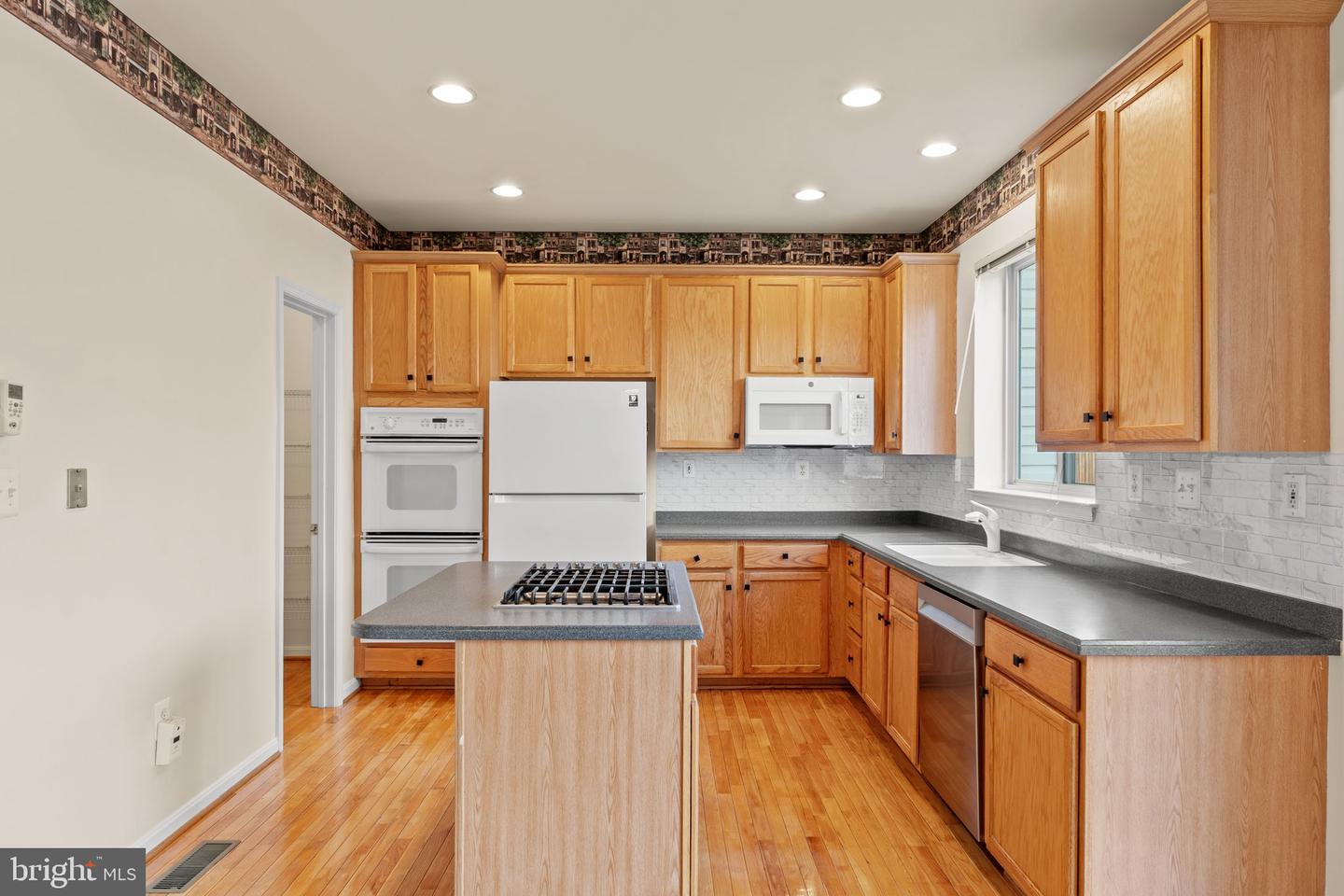 13604 RED SQUIRREL WAY, HERNDON, Virginia 20171, 3 Bedrooms Bedrooms, ,2 BathroomsBathrooms,Residential,For sale,13604 RED SQUIRREL WAY,VAFX2229882 MLS # VAFX2229882