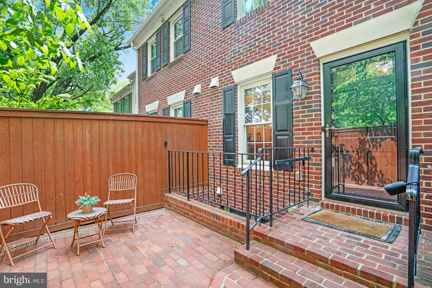 1948 N CLEVELAND ST, ARLINGTON, Virginia 22201, 2 Bedrooms Bedrooms, ,2 BathroomsBathrooms,Residential,For sale,1948 N CLEVELAND ST,VAAR2055014 MLS # VAAR2055014