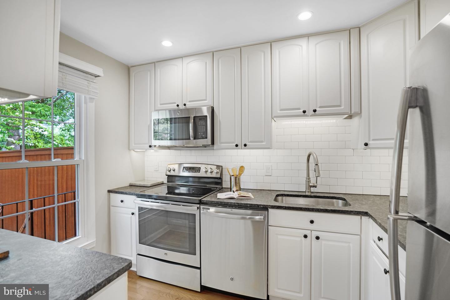 1948 N CLEVELAND ST, ARLINGTON, Virginia 22201, 2 Bedrooms Bedrooms, ,2 BathroomsBathrooms,Residential,For sale,1948 N CLEVELAND ST,VAAR2055014 MLS # VAAR2055014