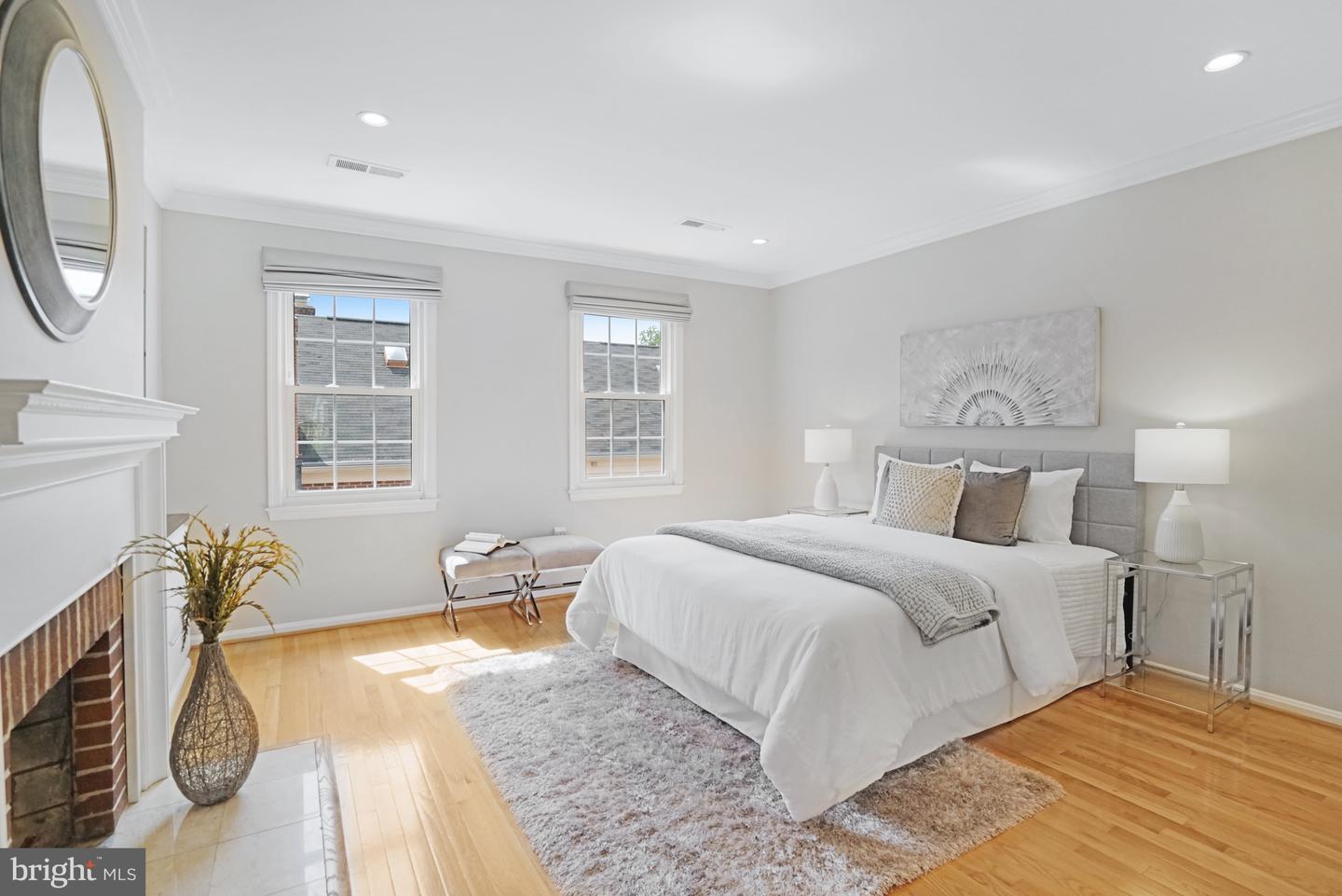 1948 N CLEVELAND ST, ARLINGTON, Virginia 22201, 2 Bedrooms Bedrooms, ,2 BathroomsBathrooms,Residential,For sale,1948 N CLEVELAND ST,VAAR2055014 MLS # VAAR2055014
