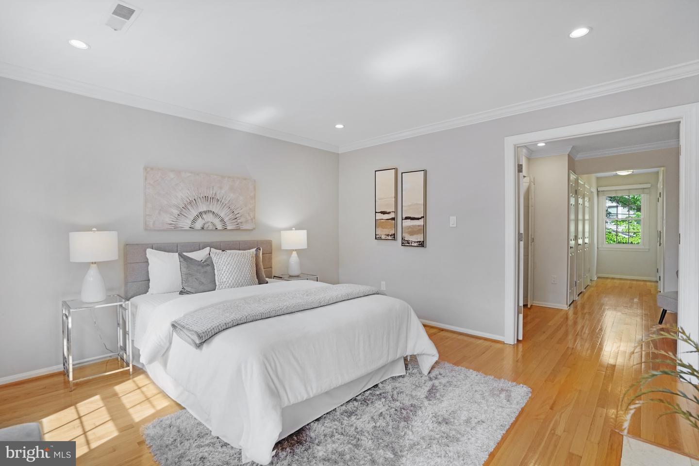 1948 N CLEVELAND ST, ARLINGTON, Virginia 22201, 2 Bedrooms Bedrooms, ,2 BathroomsBathrooms,Residential,For sale,1948 N CLEVELAND ST,VAAR2055014 MLS # VAAR2055014