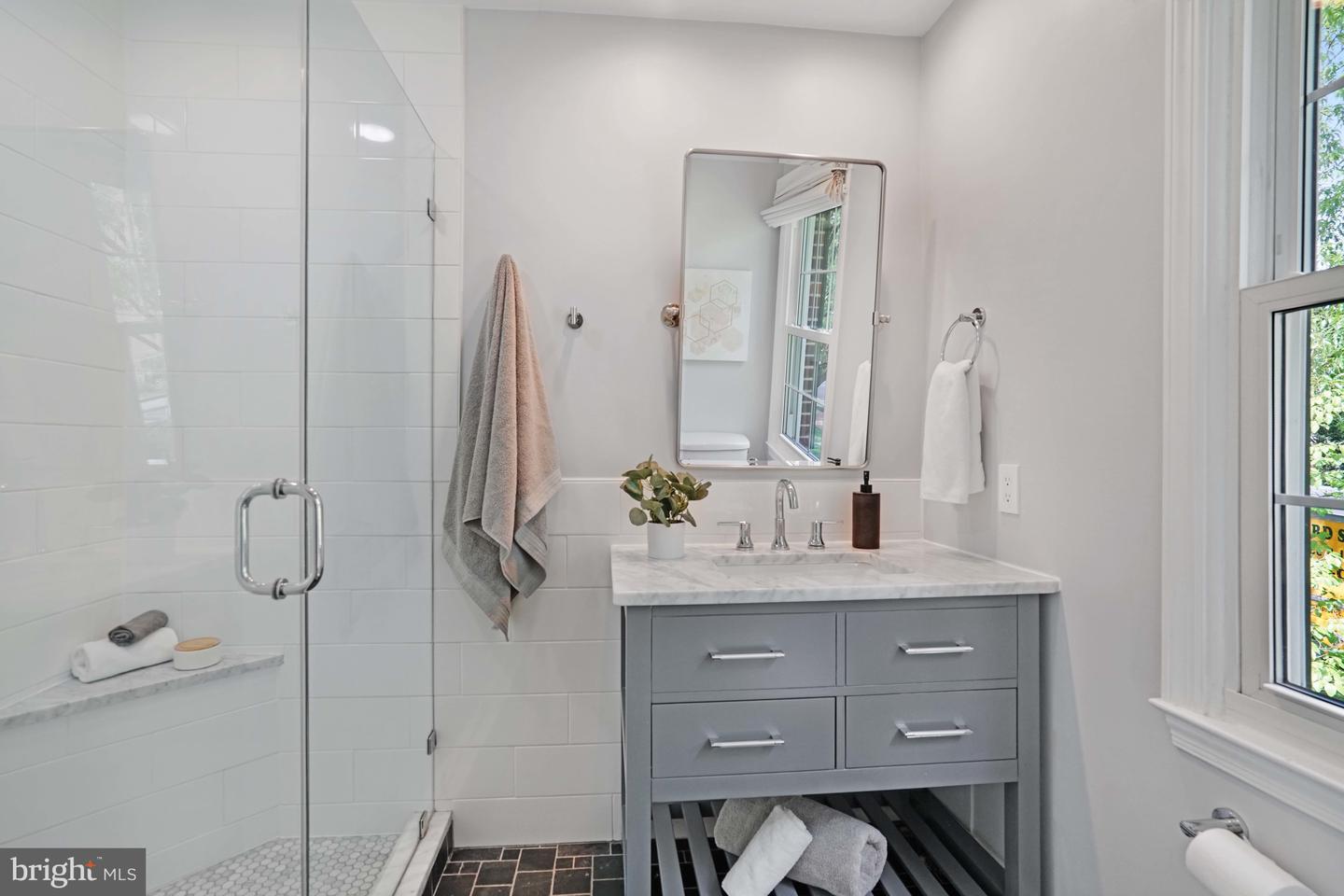 1948 N CLEVELAND ST, ARLINGTON, Virginia 22201, 2 Bedrooms Bedrooms, ,2 BathroomsBathrooms,Residential,For sale,1948 N CLEVELAND ST,VAAR2055014 MLS # VAAR2055014