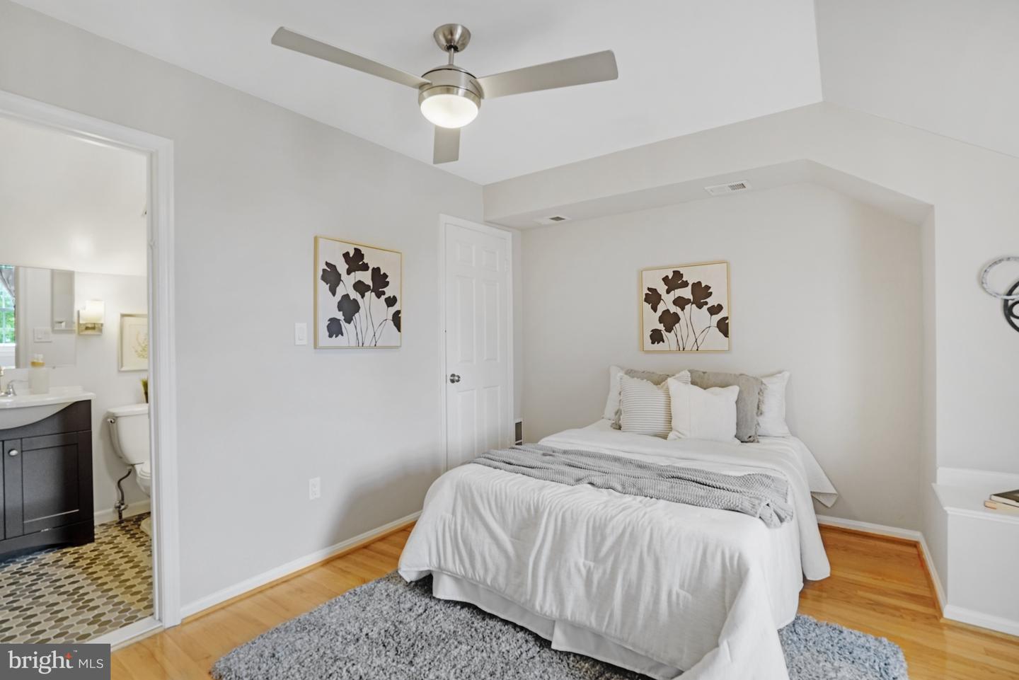 1948 N CLEVELAND ST, ARLINGTON, Virginia 22201, 2 Bedrooms Bedrooms, ,2 BathroomsBathrooms,Residential,For sale,1948 N CLEVELAND ST,VAAR2055014 MLS # VAAR2055014
