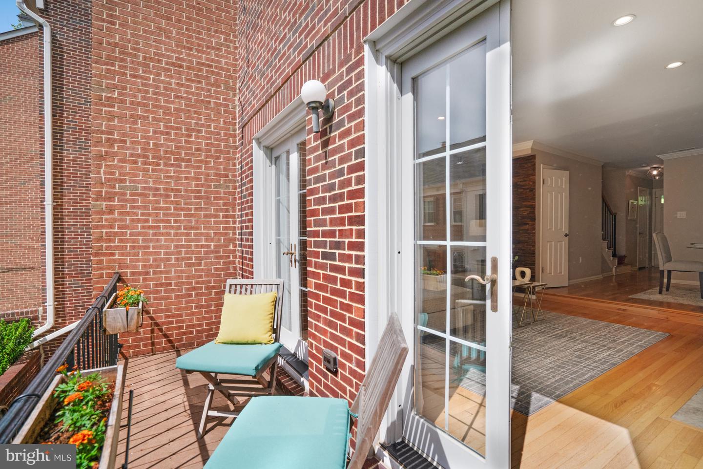 1948 N CLEVELAND ST, ARLINGTON, Virginia 22201, 2 Bedrooms Bedrooms, ,2 BathroomsBathrooms,Residential,For sale,1948 N CLEVELAND ST,VAAR2055014 MLS # VAAR2055014