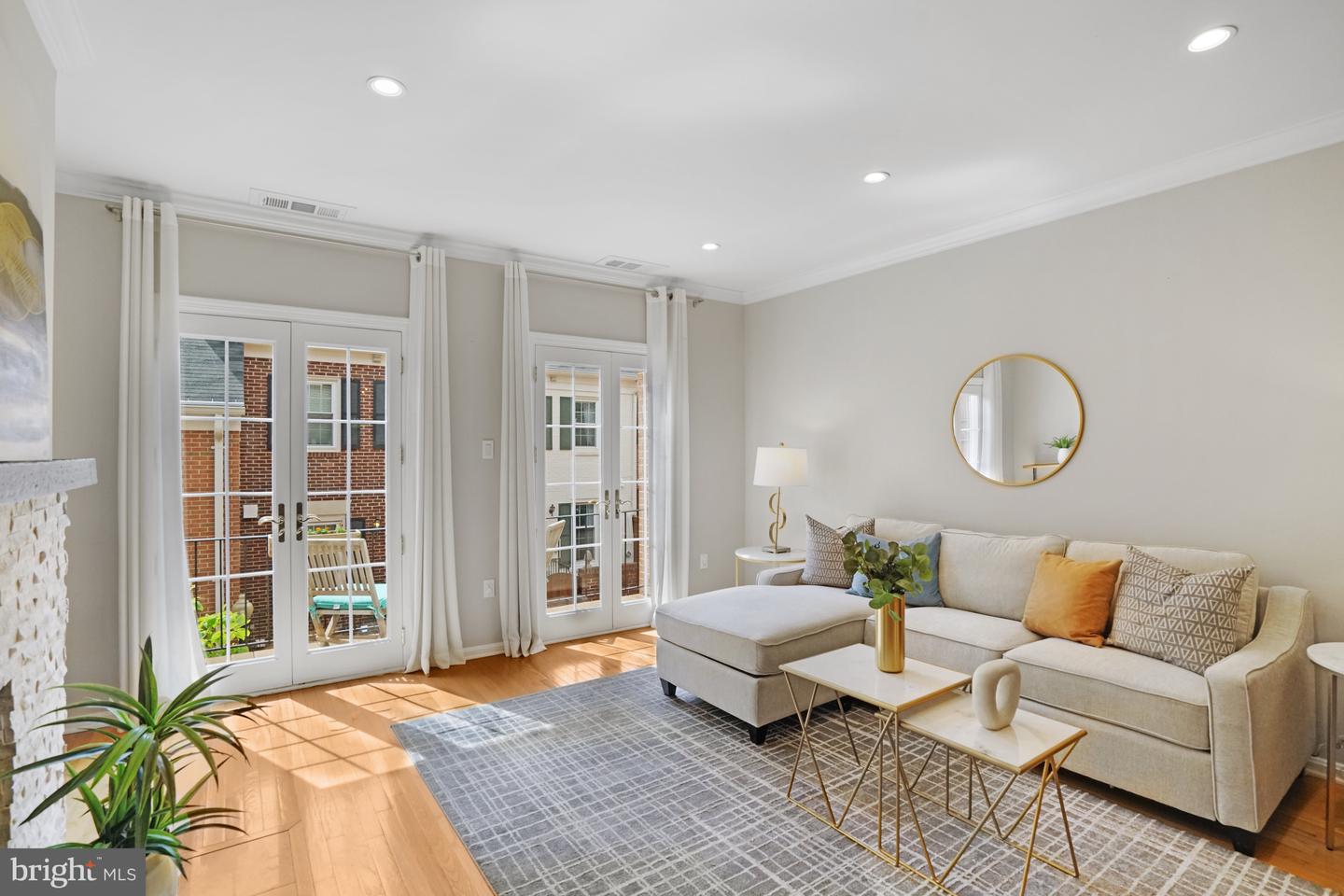 1948 N CLEVELAND ST, ARLINGTON, Virginia 22201, 2 Bedrooms Bedrooms, ,2 BathroomsBathrooms,Residential,For sale,1948 N CLEVELAND ST,VAAR2055014 MLS # VAAR2055014