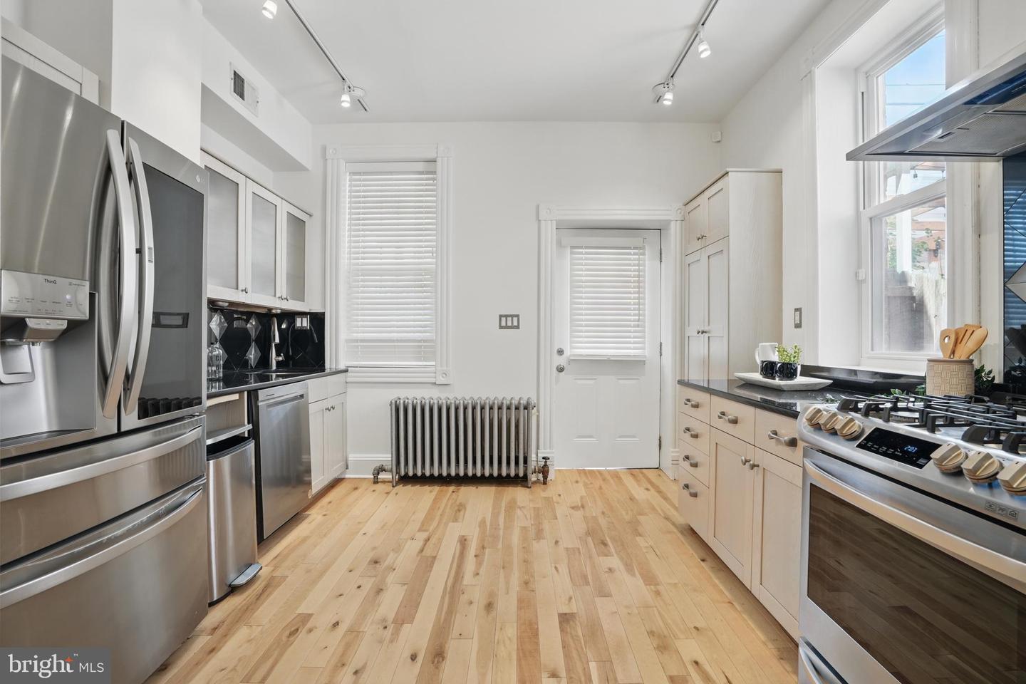 136 R ST NE, WASHINGTON, District Of Columbia 20002, 3 Bedrooms Bedrooms, ,3 BathroomsBathrooms,Residential,For sale,136 R ST NE,DCDC2192938 MLS # DCDC2192938