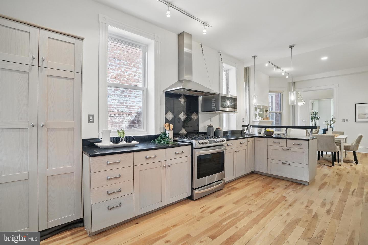 136 R ST NE, WASHINGTON, District Of Columbia 20002, 3 Bedrooms Bedrooms, ,3 BathroomsBathrooms,Residential,For sale,136 R ST NE,DCDC2192938 MLS # DCDC2192938
