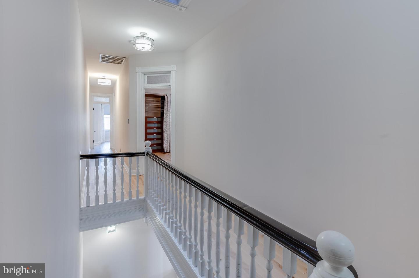 136 R ST NE, WASHINGTON, District Of Columbia 20002, 3 Bedrooms Bedrooms, ,3 BathroomsBathrooms,Residential,For sale,136 R ST NE,DCDC2192938 MLS # DCDC2192938