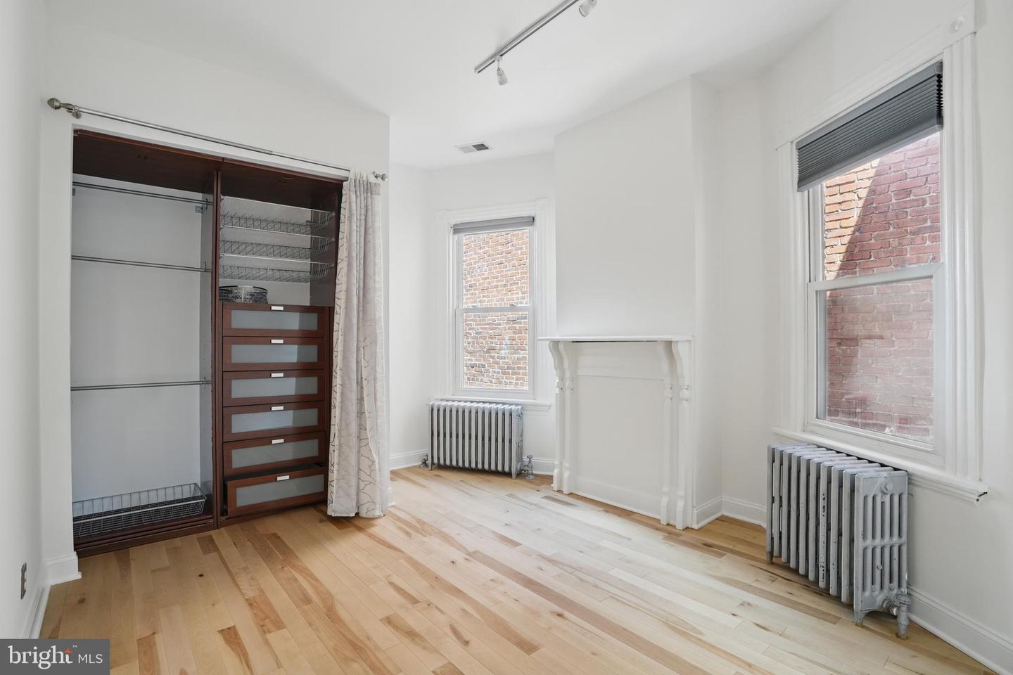 136 R ST NE, WASHINGTON, District Of Columbia 20002, 3 Bedrooms Bedrooms, ,3 BathroomsBathrooms,Residential,For sale,136 R ST NE,DCDC2192938 MLS # DCDC2192938