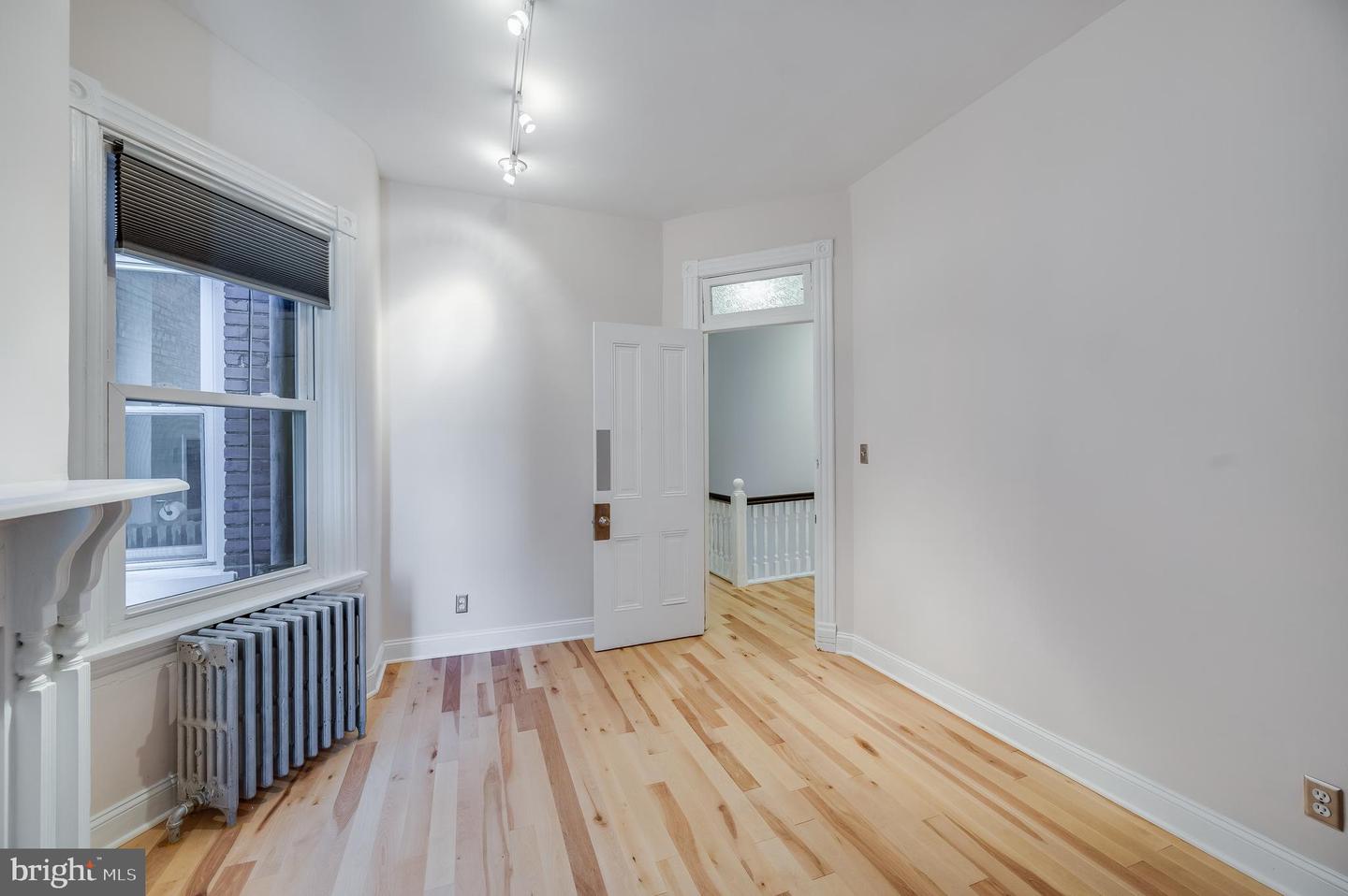 136 R ST NE, WASHINGTON, District Of Columbia 20002, 3 Bedrooms Bedrooms, ,3 BathroomsBathrooms,Residential,For sale,136 R ST NE,DCDC2192938 MLS # DCDC2192938