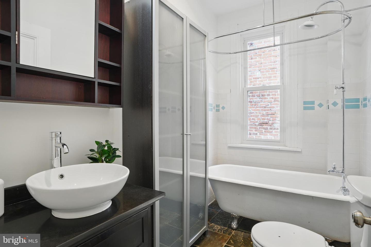 136 R ST NE, WASHINGTON, District Of Columbia 20002, 3 Bedrooms Bedrooms, ,3 BathroomsBathrooms,Residential,For sale,136 R ST NE,DCDC2192938 MLS # DCDC2192938