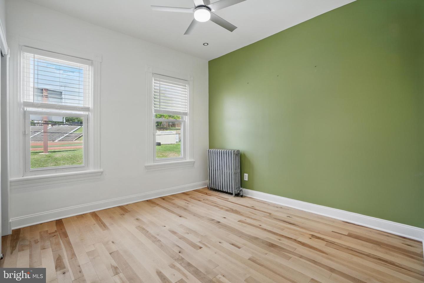 136 R ST NE, WASHINGTON, District Of Columbia 20002, 3 Bedrooms Bedrooms, ,3 BathroomsBathrooms,Residential,For sale,136 R ST NE,DCDC2192938 MLS # DCDC2192938