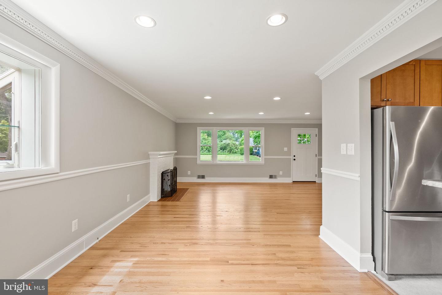 5301 NUTTING DR, SPRINGFIELD, Virginia 22151, 3 Bedrooms Bedrooms, ,3 BathroomsBathrooms,Residential,For sale,5301 NUTTING DR,VAFX2231714 MLS # VAFX2231714