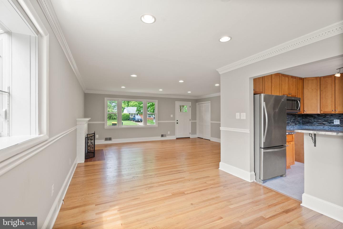 5301 NUTTING DR, SPRINGFIELD, Virginia 22151, 3 Bedrooms Bedrooms, ,3 BathroomsBathrooms,Residential,For sale,5301 NUTTING DR,VAFX2231714 MLS # VAFX2231714