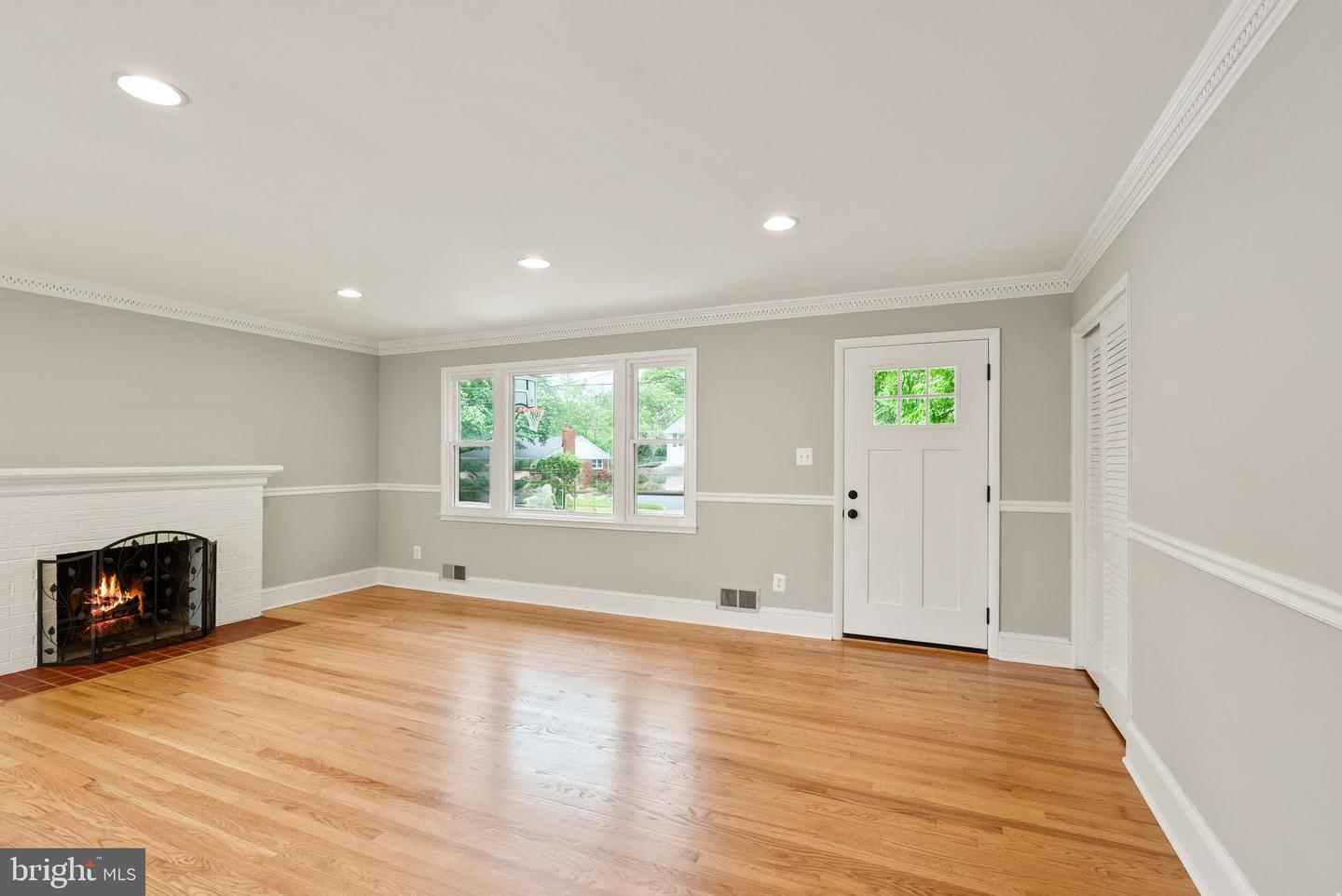 5301 NUTTING DR, SPRINGFIELD, Virginia 22151, 3 Bedrooms Bedrooms, ,3 BathroomsBathrooms,Residential,For sale,5301 NUTTING DR,VAFX2231714 MLS # VAFX2231714