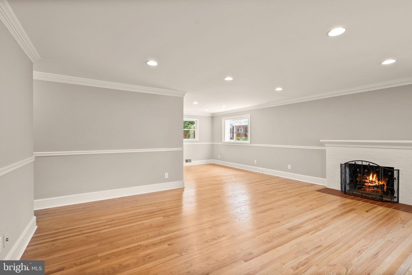 5301 NUTTING DR, SPRINGFIELD, Virginia 22151, 3 Bedrooms Bedrooms, ,3 BathroomsBathrooms,Residential,For sale,5301 NUTTING DR,VAFX2231714 MLS # VAFX2231714