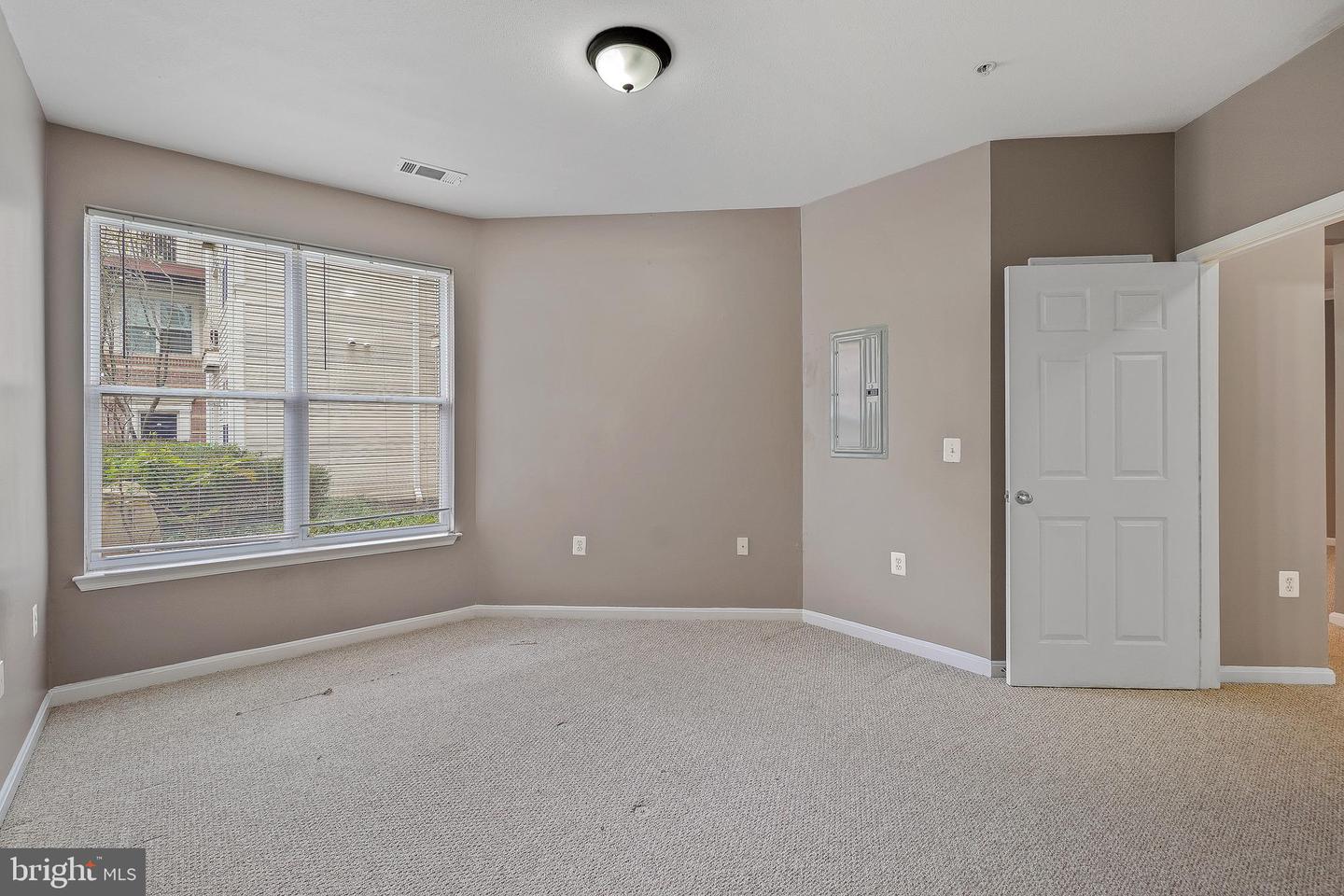 2791 CENTERBORO DR #186, VIENNA, Virginia 22181, 2 Bedrooms Bedrooms, ,2 BathroomsBathrooms,Residential,For sale,2791 CENTERBORO DR #186,VAFX2232394 MLS # VAFX2232394