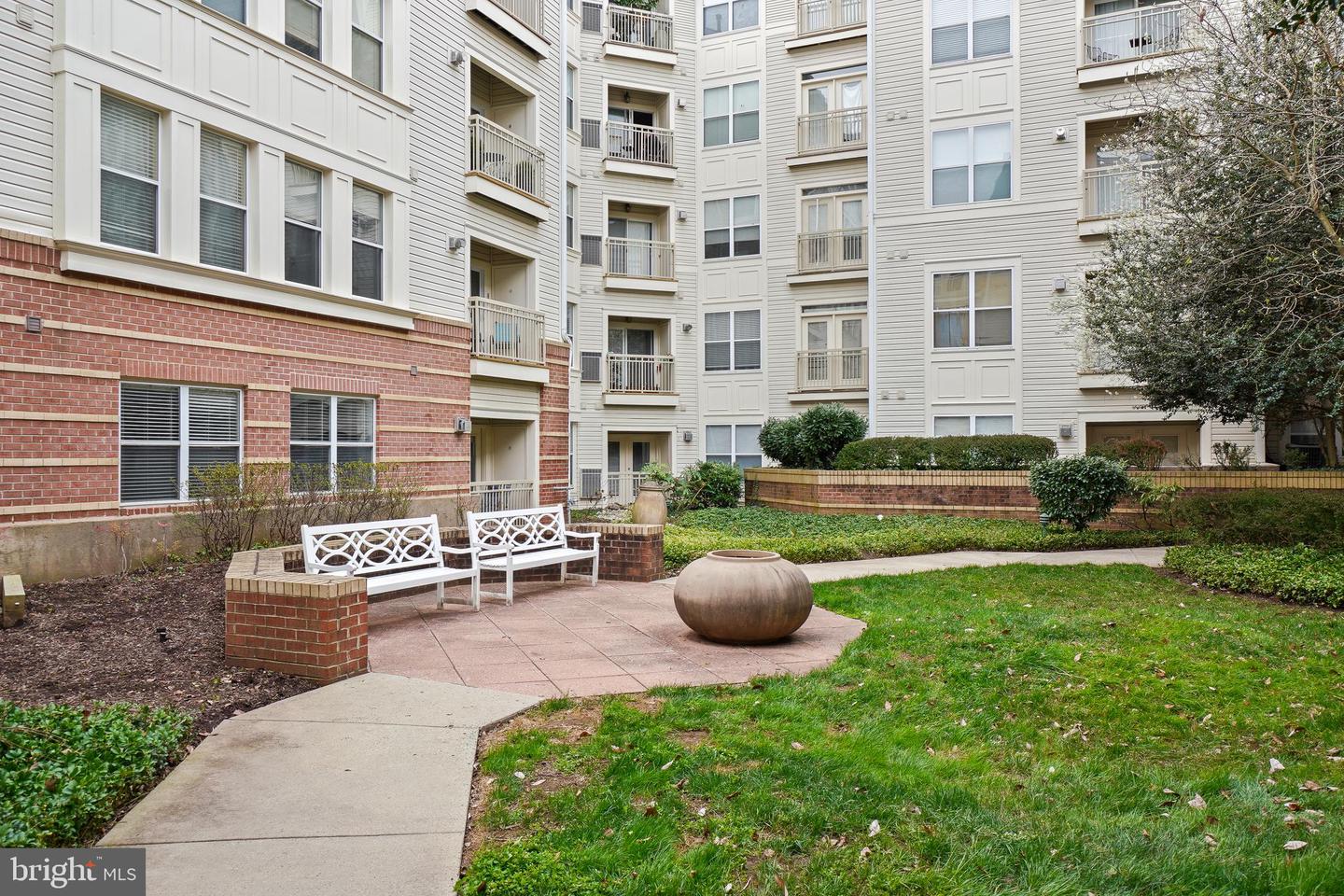 2791 CENTERBORO DR #186, VIENNA, Virginia 22181, 2 Bedrooms Bedrooms, ,2 BathroomsBathrooms,Residential,For sale,2791 CENTERBORO DR #186,VAFX2232394 MLS # VAFX2232394