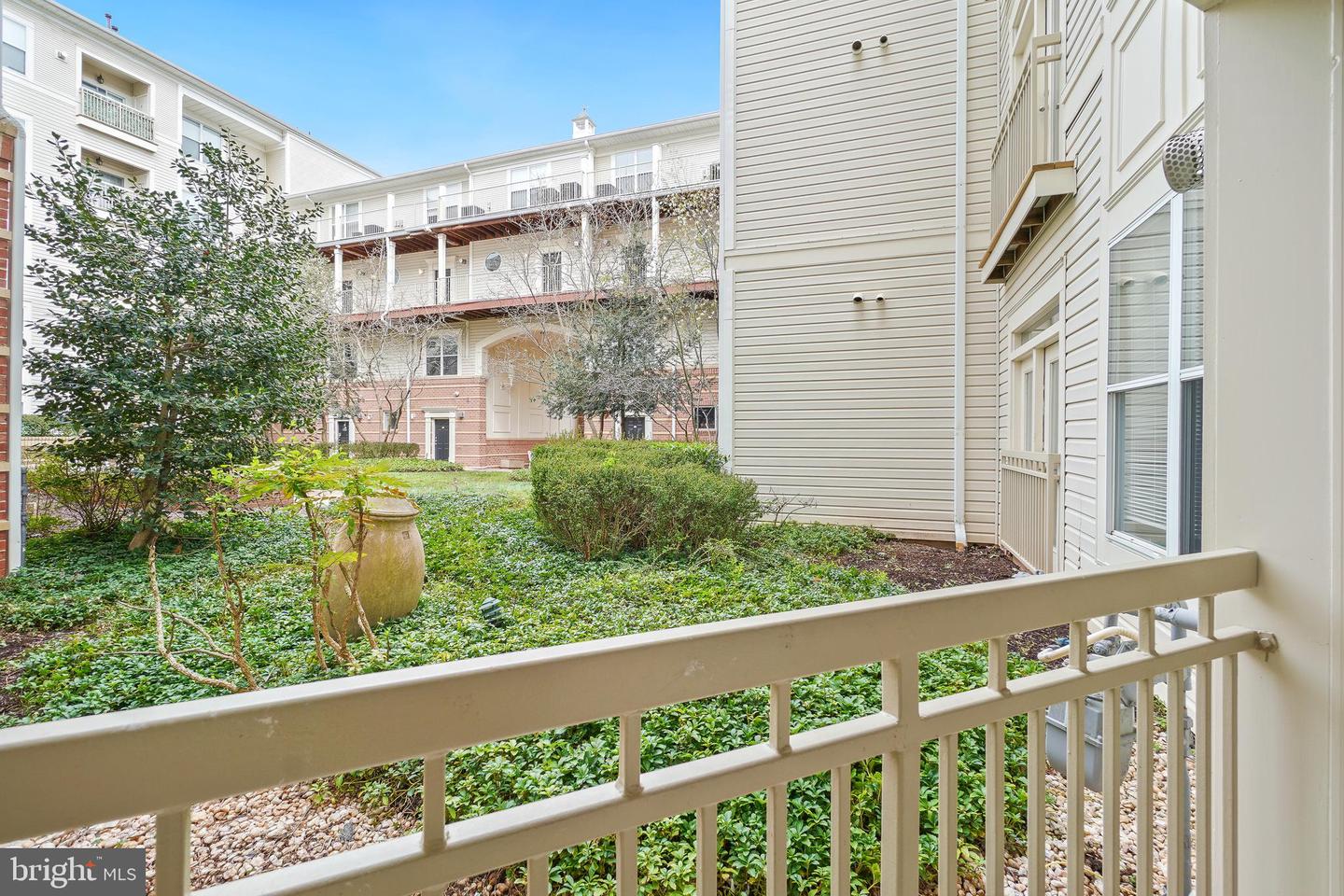 2791 CENTERBORO DR #186, VIENNA, Virginia 22181, 2 Bedrooms Bedrooms, ,2 BathroomsBathrooms,Residential,For sale,2791 CENTERBORO DR #186,VAFX2232394 MLS # VAFX2232394
