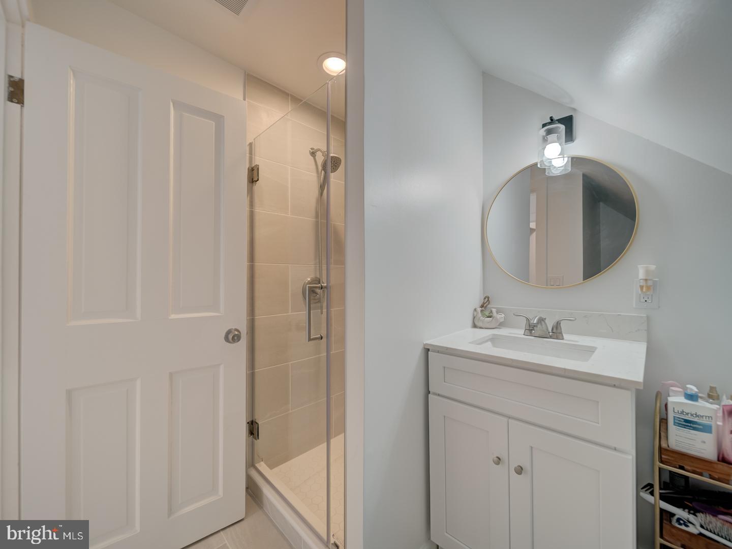 17115 SIMPSON CIR, PAEONIAN SPRINGS, Virginia 20129, 4 Bedrooms Bedrooms, ,3 BathroomsBathrooms,Residential,For sale,17115 SIMPSON CIR,VALO2092774 MLS # VALO2092774