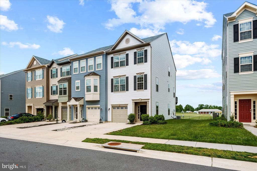 2221 CHAMPIONS WAY, FREDERICKSBURG, Virginia 22408, 4 Bedrooms Bedrooms, ,3 BathroomsBathrooms,Residential,2221 CHAMPIONS WAY,VASP2031520 MLS # VASP2031520