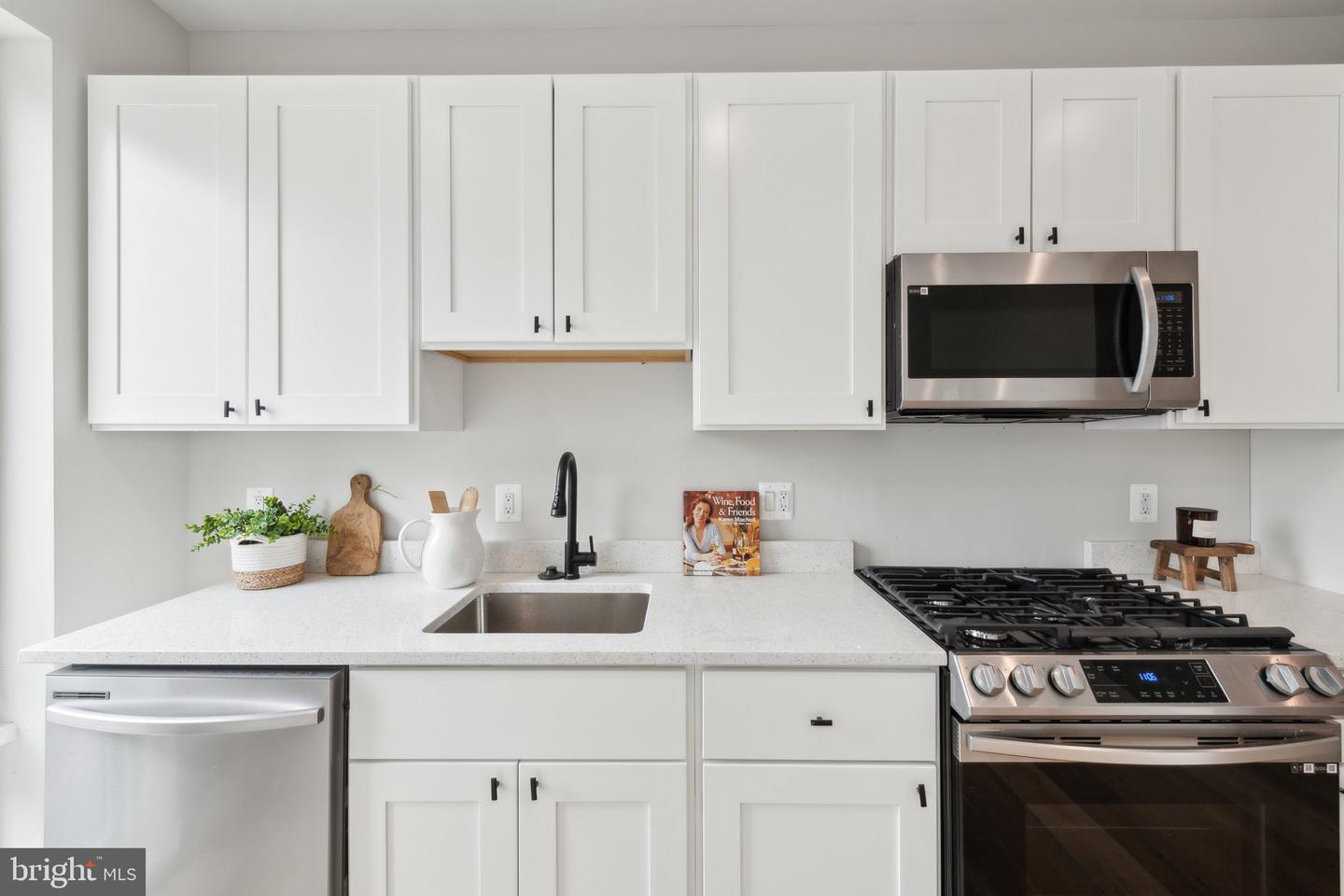 1955 FAIRLAWN ST SE #101, WASHINGTON, District Of Columbia 20020, 1 Bedroom Bedrooms, ,1 BathroomBathrooms,Residential,For sale,1955 FAIRLAWN ST SE #101,DCDC2193708 MLS # DCDC2193708
