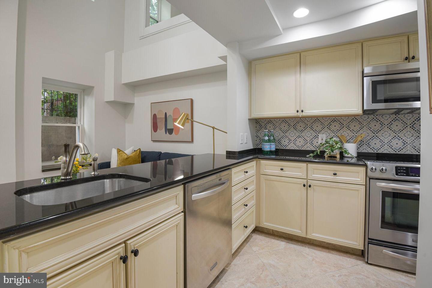 1437 RHODE ISLAND AVE NW #101, WASHINGTON, District Of Columbia 20005, 2 Bedrooms Bedrooms, ,2 BathroomsBathrooms,Residential,For sale,1437 RHODE ISLAND AVE NW #101,DCDC2194082 MLS # DCDC2194082