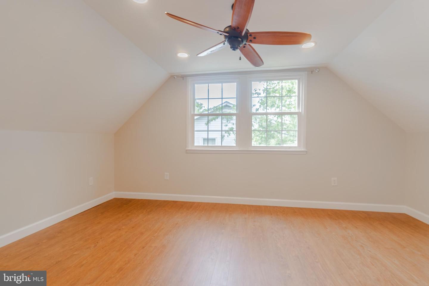13302 POINT PLEASANT DR, FAIRFAX, Virginia 22033, 4 Bedrooms Bedrooms, 6 Rooms Rooms,2 BathroomsBathrooms,Residential,For sale,13302 POINT PLEASANT DR,VAFX2233046 MLS # VAFX2233046