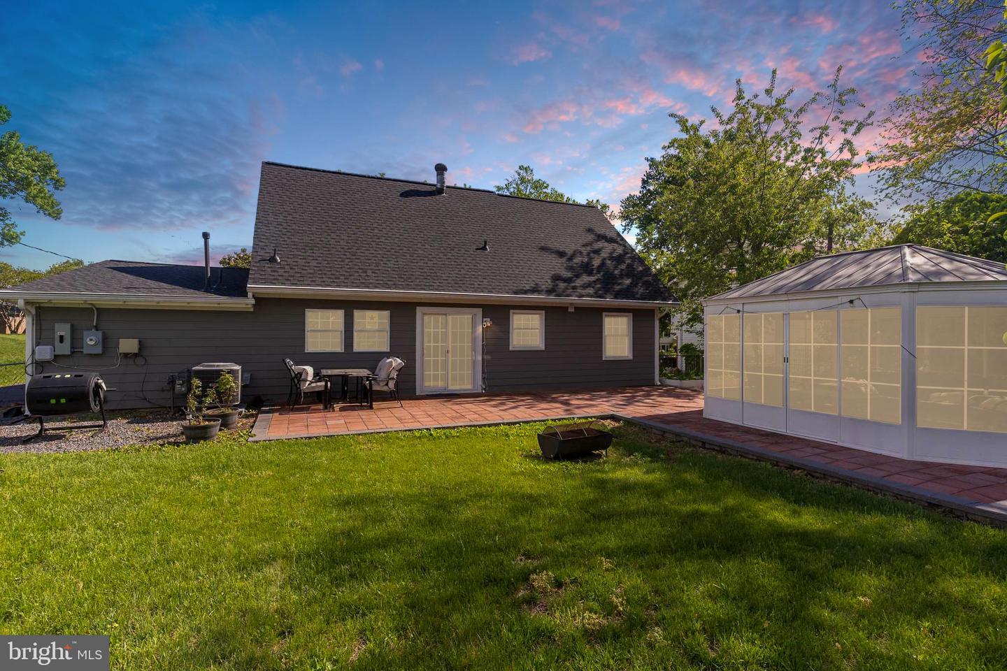 13302 POINT PLEASANT DR, FAIRFAX, Virginia 22033, 4 Bedrooms Bedrooms, 6 Rooms Rooms,2 BathroomsBathrooms,Residential,For sale,13302 POINT PLEASANT DR,VAFX2233046 MLS # VAFX2233046