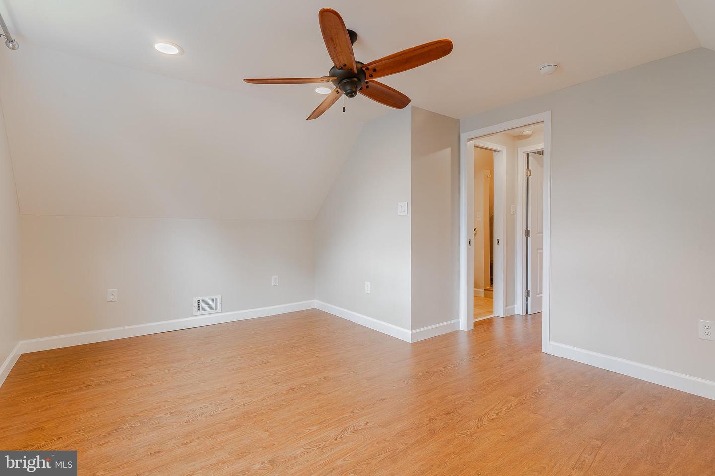 13302 POINT PLEASANT DR, FAIRFAX, Virginia 22033, 4 Bedrooms Bedrooms, 6 Rooms Rooms,2 BathroomsBathrooms,Residential,For sale,13302 POINT PLEASANT DR,VAFX2233046 MLS # VAFX2233046