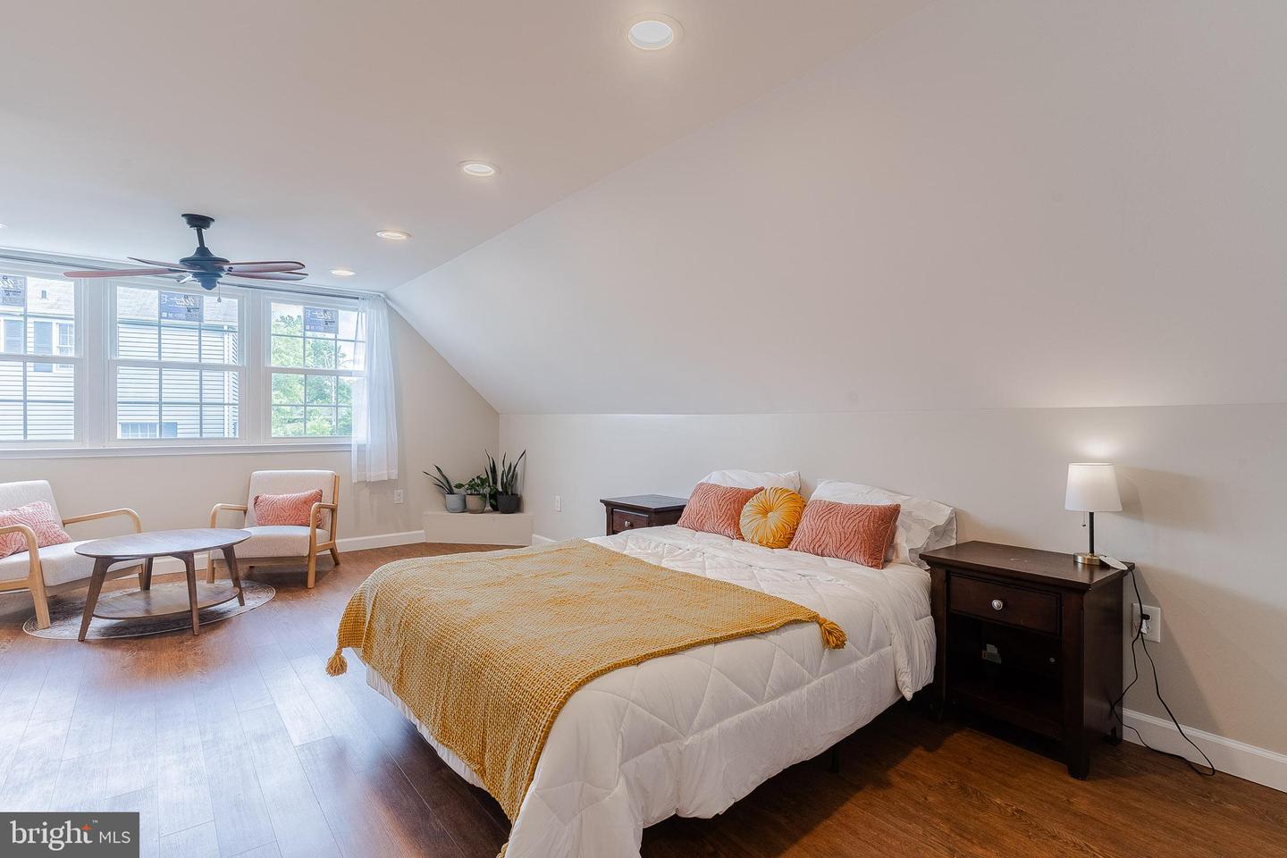13302 POINT PLEASANT DR, FAIRFAX, Virginia 22033, 4 Bedrooms Bedrooms, 6 Rooms Rooms,2 BathroomsBathrooms,Residential,For sale,13302 POINT PLEASANT DR,VAFX2233046 MLS # VAFX2233046