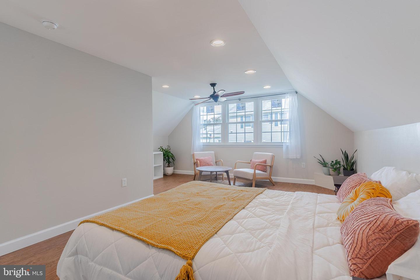 13302 POINT PLEASANT DR, FAIRFAX, Virginia 22033, 4 Bedrooms Bedrooms, 6 Rooms Rooms,2 BathroomsBathrooms,Residential,For sale,13302 POINT PLEASANT DR,VAFX2233046 MLS # VAFX2233046