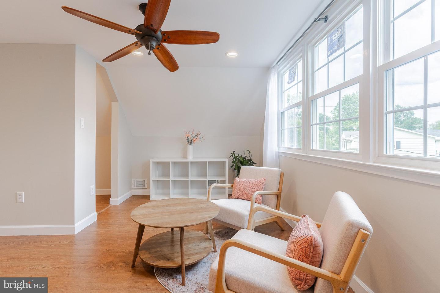 13302 POINT PLEASANT DR, FAIRFAX, Virginia 22033, 4 Bedrooms Bedrooms, 6 Rooms Rooms,2 BathroomsBathrooms,Residential,For sale,13302 POINT PLEASANT DR,VAFX2233046 MLS # VAFX2233046