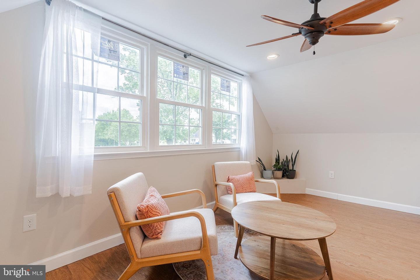 13302 POINT PLEASANT DR, FAIRFAX, Virginia 22033, 4 Bedrooms Bedrooms, 6 Rooms Rooms,2 BathroomsBathrooms,Residential,For sale,13302 POINT PLEASANT DR,VAFX2233046 MLS # VAFX2233046