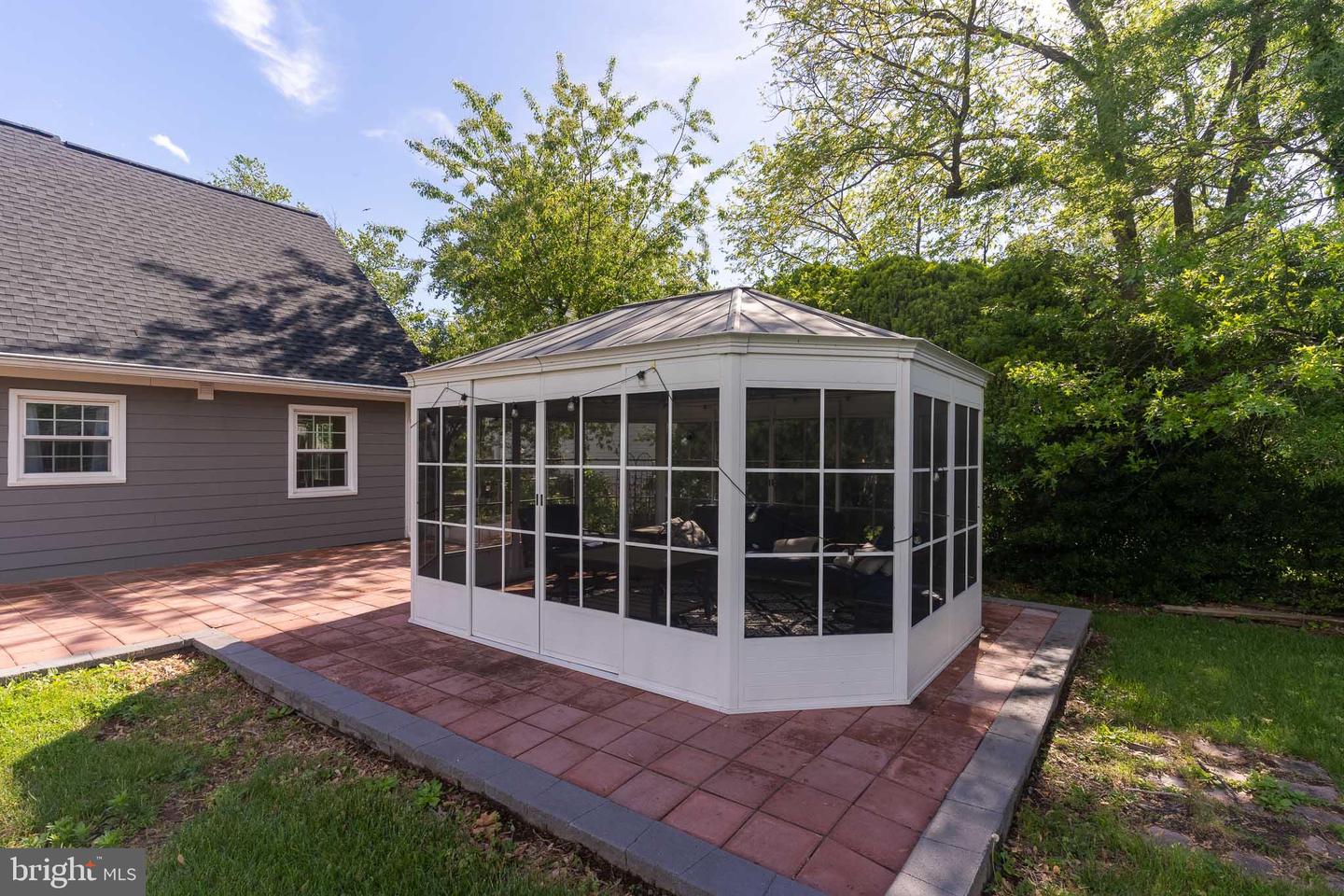 13302 POINT PLEASANT DR, FAIRFAX, Virginia 22033, 4 Bedrooms Bedrooms, 6 Rooms Rooms,2 BathroomsBathrooms,Residential,For sale,13302 POINT PLEASANT DR,VAFX2233046 MLS # VAFX2233046