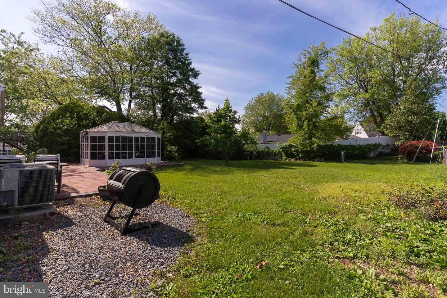13302 POINT PLEASANT DR, FAIRFAX, Virginia 22033, 4 Bedrooms Bedrooms, 6 Rooms Rooms,2 BathroomsBathrooms,Residential,For sale,13302 POINT PLEASANT DR,VAFX2233046 MLS # VAFX2233046