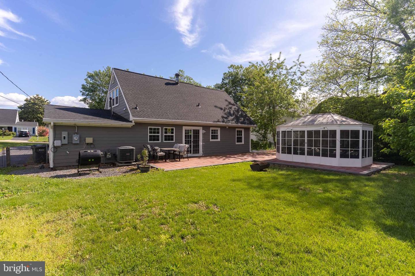13302 POINT PLEASANT DR, FAIRFAX, Virginia 22033, 4 Bedrooms Bedrooms, 6 Rooms Rooms,2 BathroomsBathrooms,Residential,For sale,13302 POINT PLEASANT DR,VAFX2233046 MLS # VAFX2233046