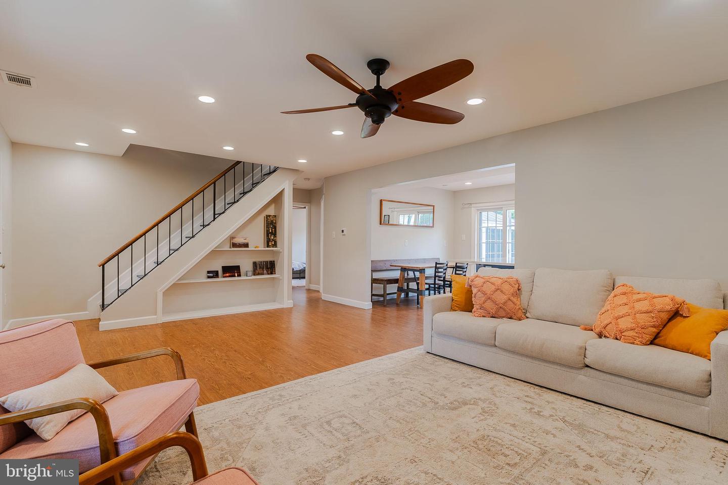 13302 POINT PLEASANT DR, FAIRFAX, Virginia 22033, 4 Bedrooms Bedrooms, 6 Rooms Rooms,2 BathroomsBathrooms,Residential,For sale,13302 POINT PLEASANT DR,VAFX2233046 MLS # VAFX2233046