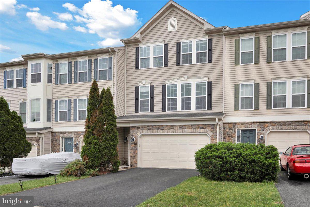 25086 MAGNETITE TER, ALDIE, Virginia 20105, 4 Bedrooms Bedrooms, ,3 BathroomsBathrooms,Residential,For sale,25086 MAGNETITE TER,VALO2093220 MLS # VALO2093220