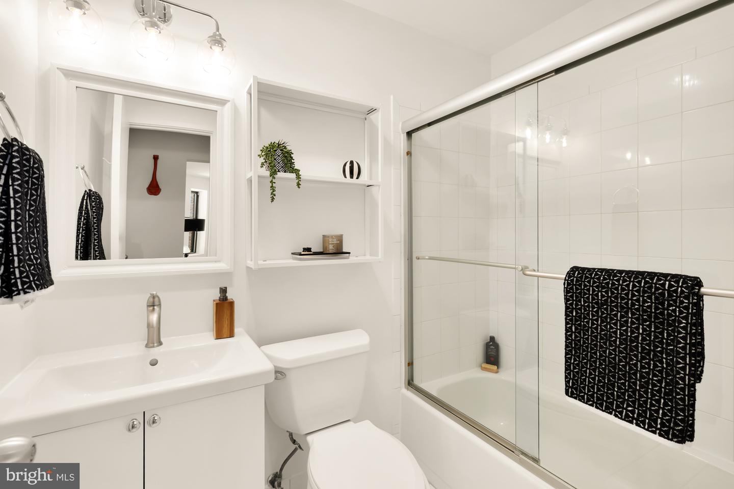 1844 COLUMBIA RD NW #301, WASHINGTON, District Of Columbia 20009, 1 Bedroom Bedrooms, ,1 BathroomBathrooms,Residential,For sale,1844 COLUMBIA RD NW #301,DCDC2194268 MLS # DCDC2194268