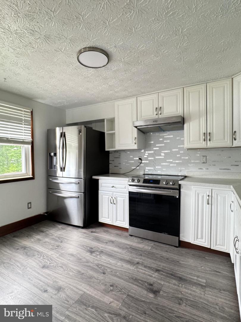 8336 CLAREMONT WOODS DR, ALEXANDRIA, Virginia 22309, 3 Bedrooms Bedrooms, ,2 BathroomsBathrooms,Residential,For sale,8336 CLAREMONT WOODS DR,VAFX2233824 MLS # VAFX2233824