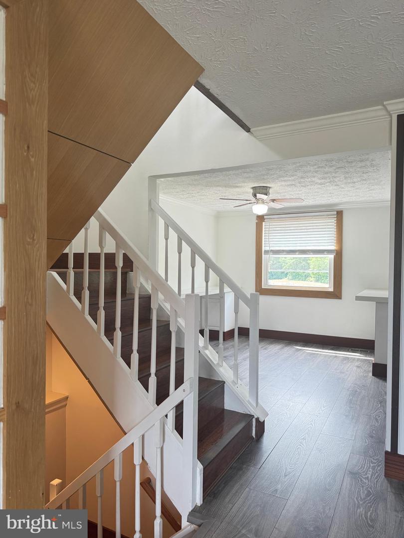 8336 CLAREMONT WOODS DR, ALEXANDRIA, Virginia 22309, 3 Bedrooms Bedrooms, ,2 BathroomsBathrooms,Residential,For sale,8336 CLAREMONT WOODS DR,VAFX2233824 MLS # VAFX2233824