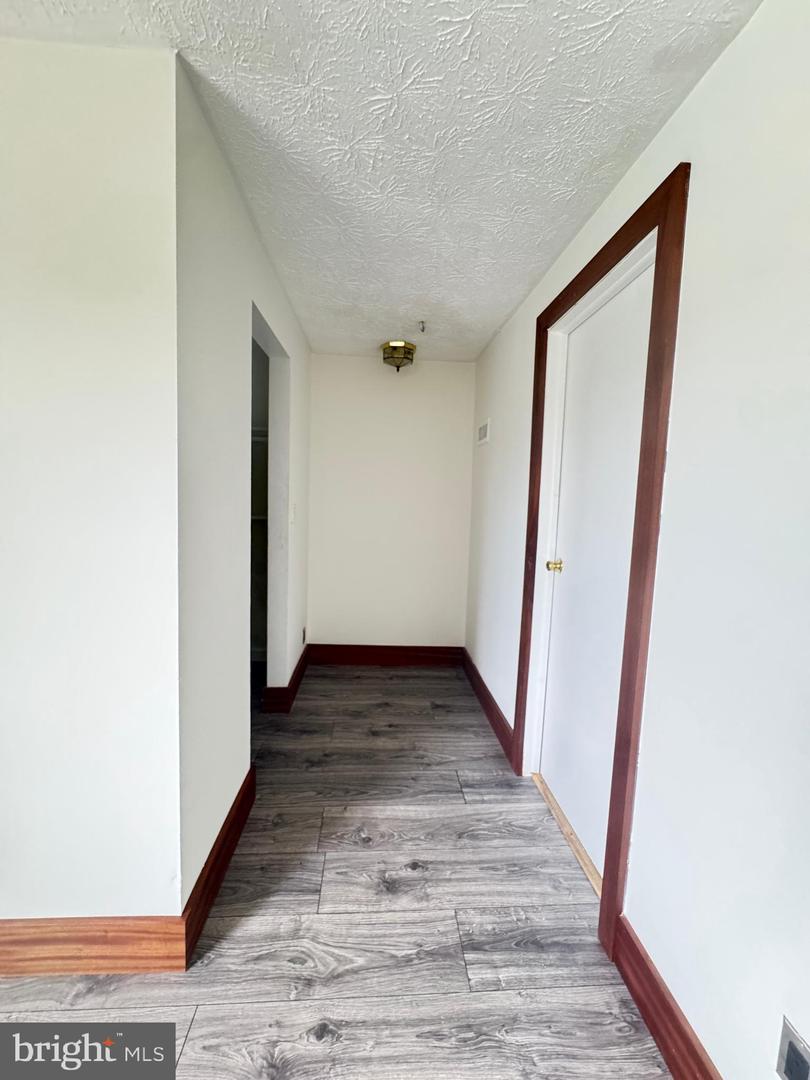 8336 CLAREMONT WOODS DR, ALEXANDRIA, Virginia 22309, 3 Bedrooms Bedrooms, ,2 BathroomsBathrooms,Residential,For sale,8336 CLAREMONT WOODS DR,VAFX2233824 MLS # VAFX2233824