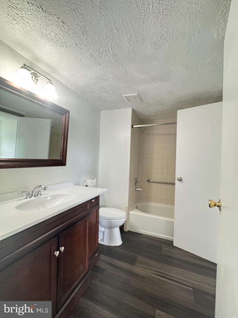 8336 CLAREMONT WOODS DR, ALEXANDRIA, Virginia 22309, 3 Bedrooms Bedrooms, ,2 BathroomsBathrooms,Residential,For sale,8336 CLAREMONT WOODS DR,VAFX2233824 MLS # VAFX2233824