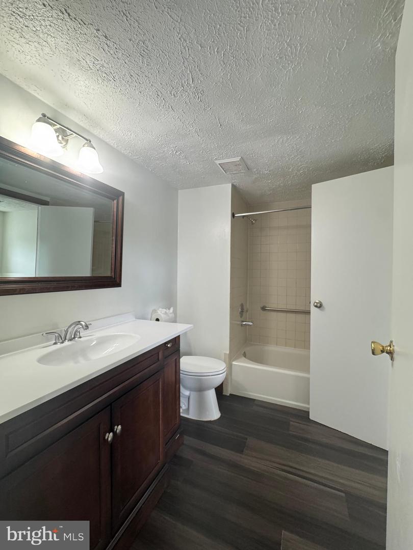 8336 CLAREMONT WOODS DR, ALEXANDRIA, Virginia 22309, 3 Bedrooms Bedrooms, ,2 BathroomsBathrooms,Residential,For sale,8336 CLAREMONT WOODS DR,VAFX2233824 MLS # VAFX2233824