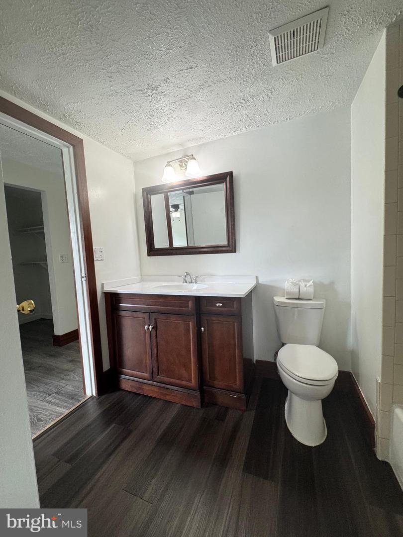 8336 CLAREMONT WOODS DR, ALEXANDRIA, Virginia 22309, 3 Bedrooms Bedrooms, ,2 BathroomsBathrooms,Residential,For sale,8336 CLAREMONT WOODS DR,VAFX2233824 MLS # VAFX2233824