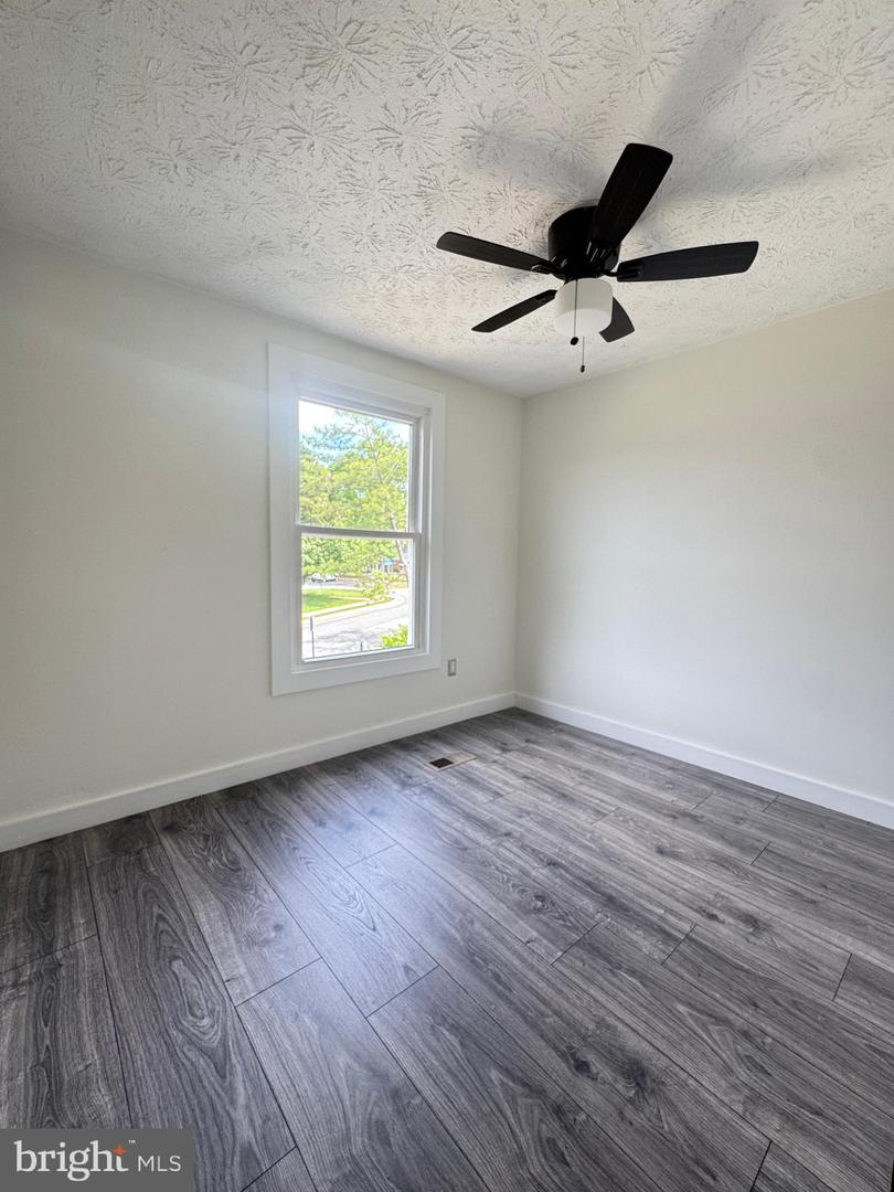8336 CLAREMONT WOODS DR, ALEXANDRIA, Virginia 22309, 3 Bedrooms Bedrooms, ,2 BathroomsBathrooms,Residential,For sale,8336 CLAREMONT WOODS DR,VAFX2233824 MLS # VAFX2233824