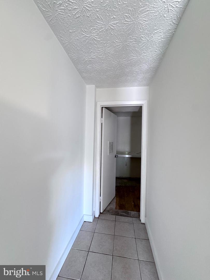 8336 CLAREMONT WOODS DR, ALEXANDRIA, Virginia 22309, 3 Bedrooms Bedrooms, ,2 BathroomsBathrooms,Residential,For sale,8336 CLAREMONT WOODS DR,VAFX2233824 MLS # VAFX2233824