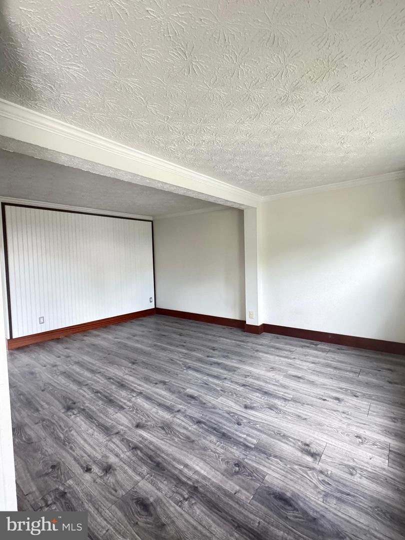 8336 CLAREMONT WOODS DR, ALEXANDRIA, Virginia 22309, 3 Bedrooms Bedrooms, ,2 BathroomsBathrooms,Residential,For sale,8336 CLAREMONT WOODS DR,VAFX2233824 MLS # VAFX2233824