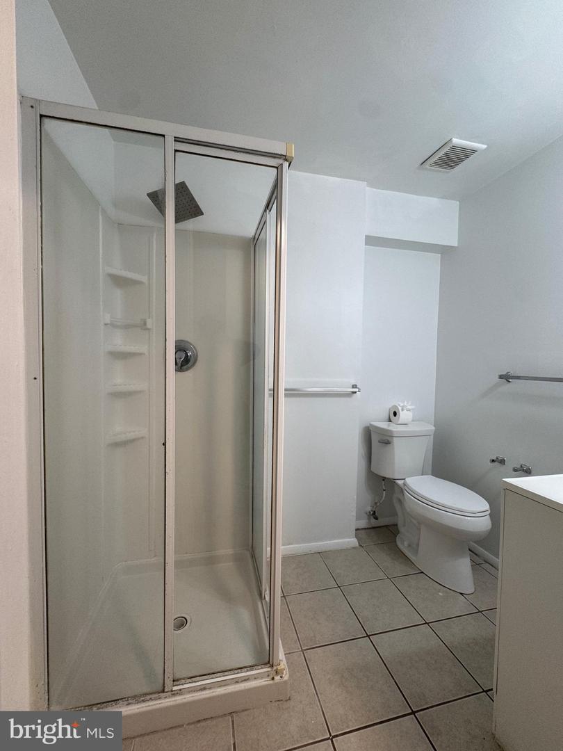 8336 CLAREMONT WOODS DR, ALEXANDRIA, Virginia 22309, 3 Bedrooms Bedrooms, ,2 BathroomsBathrooms,Residential,For sale,8336 CLAREMONT WOODS DR,VAFX2233824 MLS # VAFX2233824